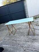 bureau en verre 1m45 sur 55 75hauteur