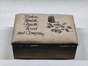 Petit coffre pour outils de couture