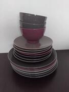 Donne assiettes et bols