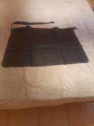tablier en cuir noir