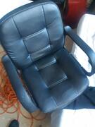 chaise de bureau à réparée