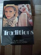 livre intitulé "Traditions" d'Alan Ebert - Janice Rothstein