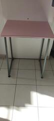 Petit bureau enfant rose