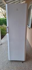 Réfrégérateur Indesit 330l