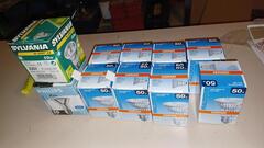 Lot d'ampoules halogenes neuves