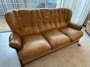 canapé en cuir marron clair et 2 fauteuil