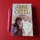 Livre de poche Danielle Steel le baiser bon état