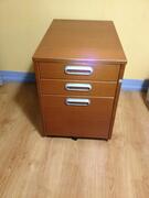 Deux caissons de bureau