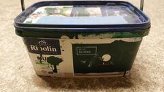 Pot de peinture Ripolin "vert armerie" entamé
