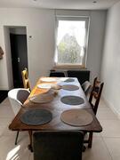 Table et 6 chaises en bois