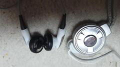 Petits écouteurs d'oreilles