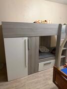 lit superposer bureau et lit une place