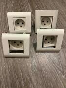 4 Prises Électriques Blanches