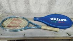 Raquette de tennis bon état, a peu servi.