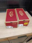 2 boîtes à chaussures Vans