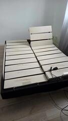 Sommier à lattes électrique Trecaflex + cadre de lit