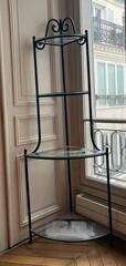 meuble d'angle en fer forgé et 4 plateaux de verre 1,84m de hauteur 50cm de profondeur