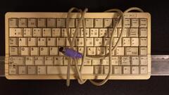 Min-clavier (i-e dans pavé numérique) filaire, connecteur PS/2 (Mini-Din)