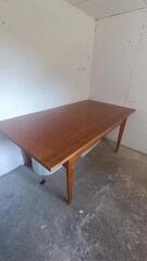 Grande table en marqueterie