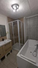 paroi douche blanche