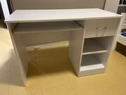 Bureau chambre avec un tiroir et repose clavier