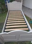 cadre de lit bois 1 place+sommier