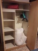 armoire avec penderie en bois