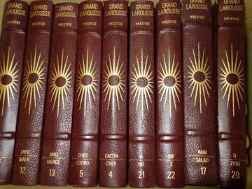 Encyclopédie Larousse en 23 volumes
