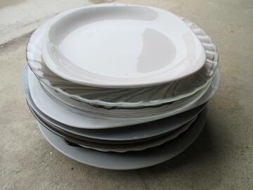 Lot de 10 assiettes dépareillées