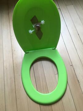Lunettes de toilette en plastique vert pomme