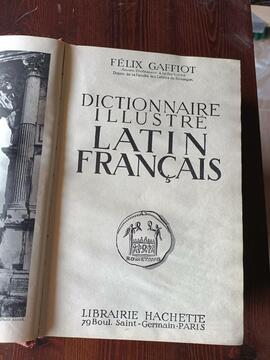 Dictionnaire ancien latin français