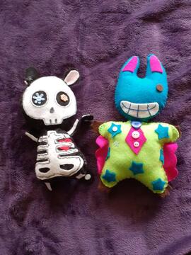 Peluches petits monstres