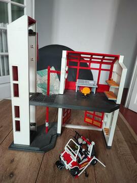Caserne des pompiers Playmobil