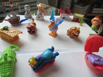 Lot de figurines Kinder surprise