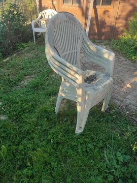 4 chaises de jardin en PVC blanc