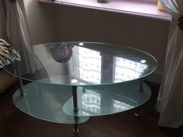 Petite table basse en verre
