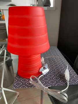 lampe design plastique caoutchouc rouge jamais servi ( sans ampoule)