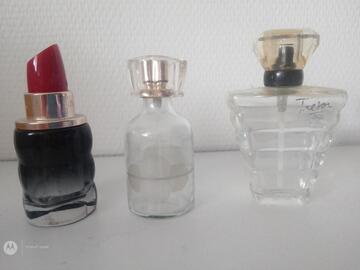3 flacons de parfum vide