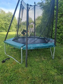 Trampoline à réparer