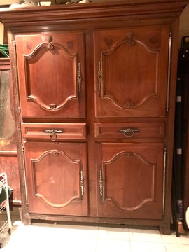 armoire 4 portes 2 tiroirs XVIII en parfait état