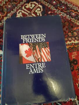 livre d'art: Between Friends/Entre Amis