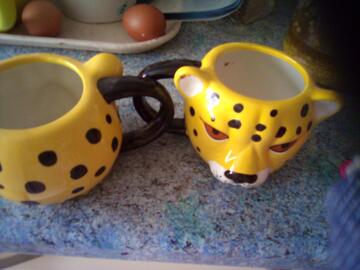 2 mugs "léopard"