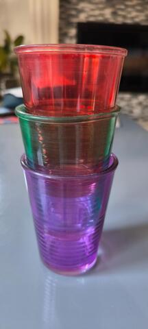 3 verres colorés