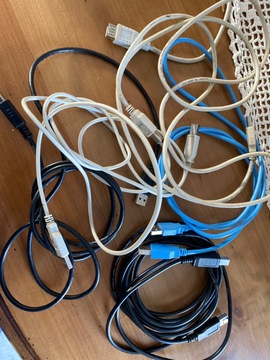5 câbles identiques