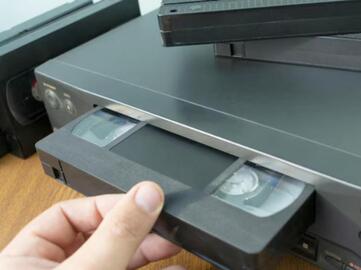 Environ 50 cassttes VHS cinéphiles