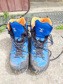 chaussures d'alpinisme T42 decathlon