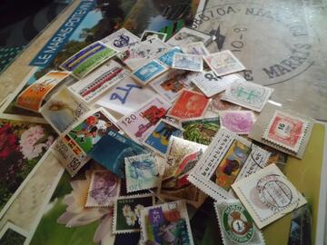 Lot de timbres monde 24