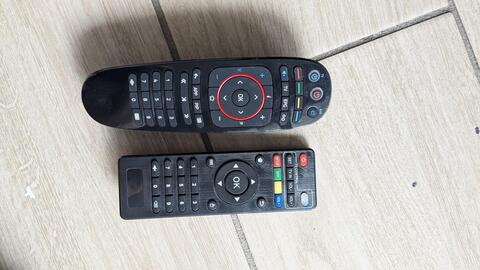 deux télécommandes neuves pour boîtier IPTV android