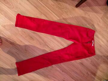 Jean rouge taille 36