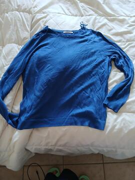 Tee-Shirt bleu à manche longue. Taille XL